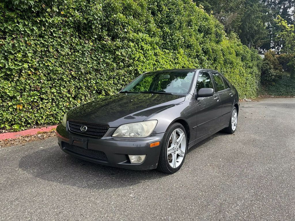 Lexus IS