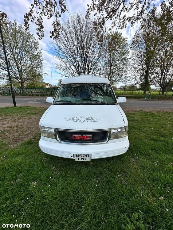GMC Safari