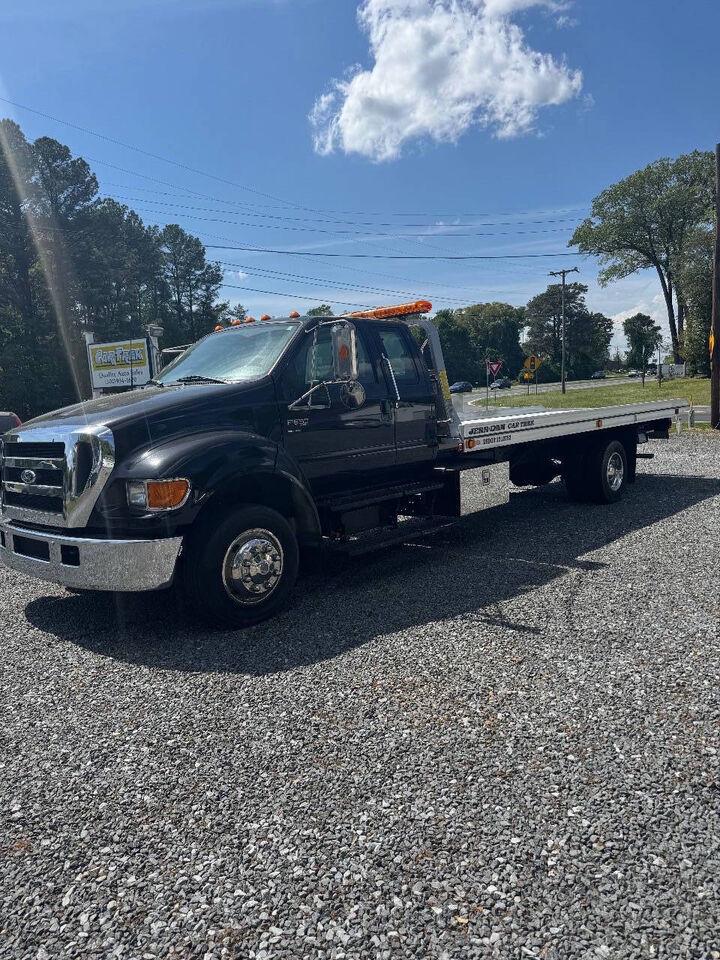 2004 FORD F-650