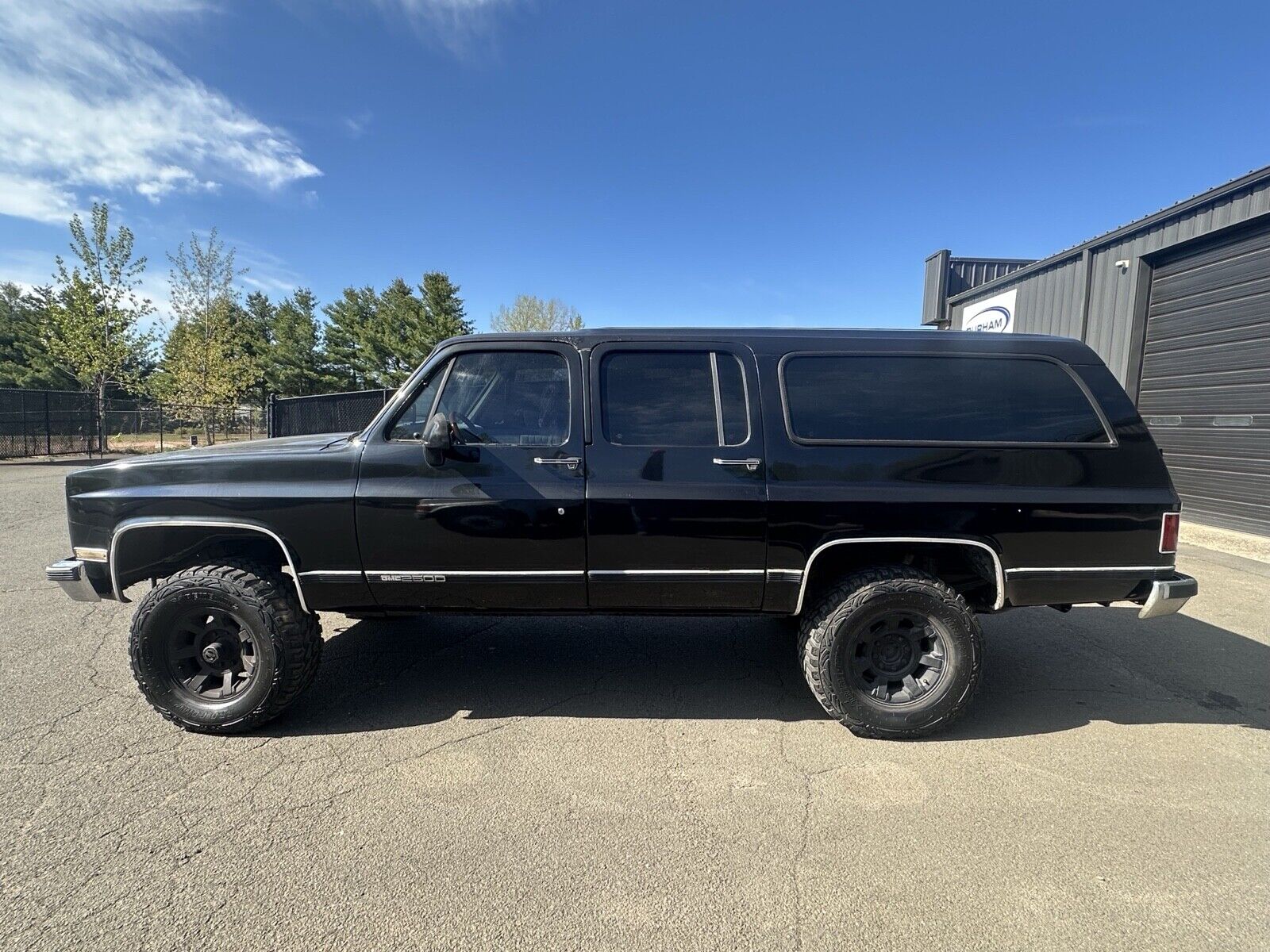 GMC Suburban