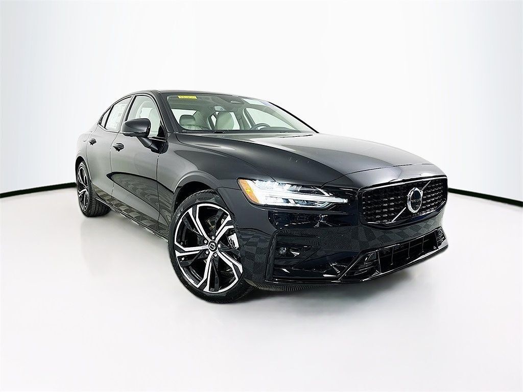 2024 VOLVO S60