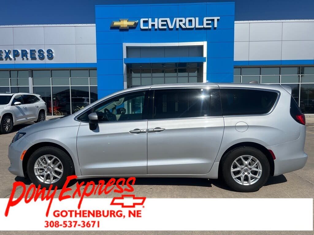 2023 CHRYSLER Voyager