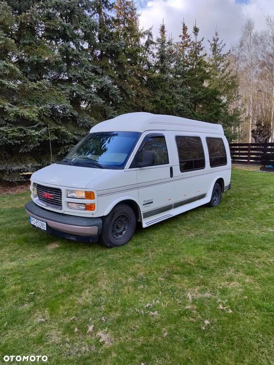 GMC Savana