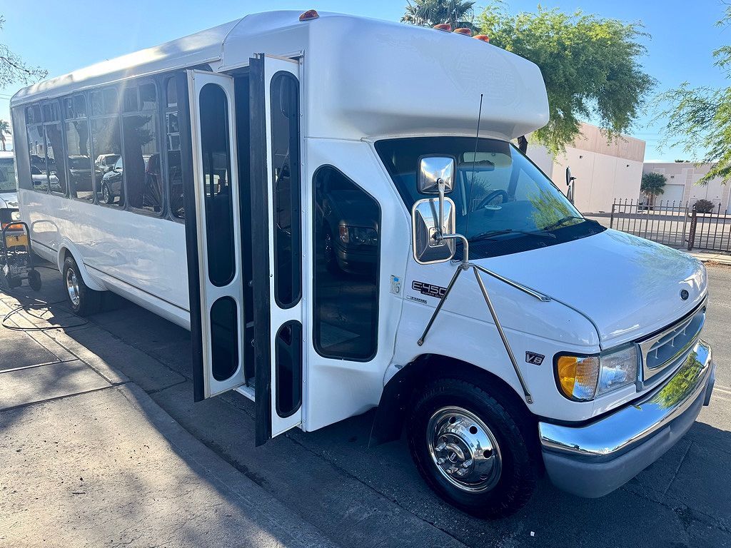 2002 FORD E-450