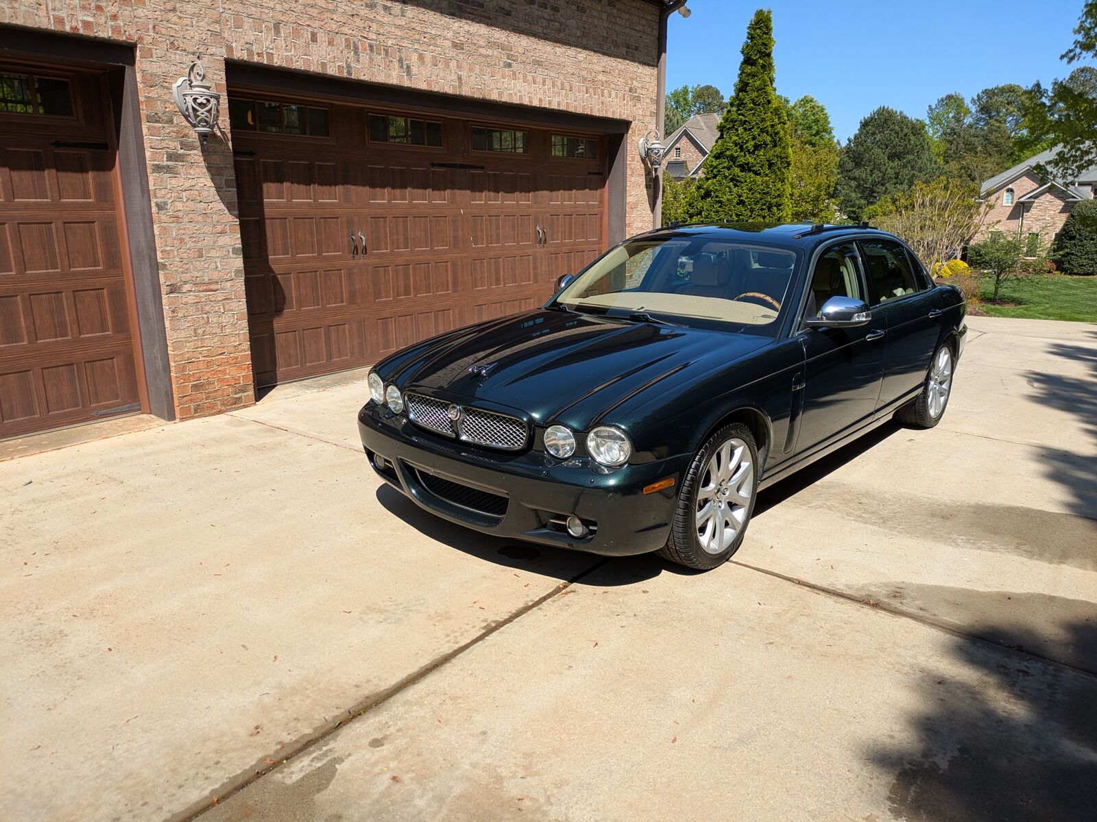 Jaguar XJ