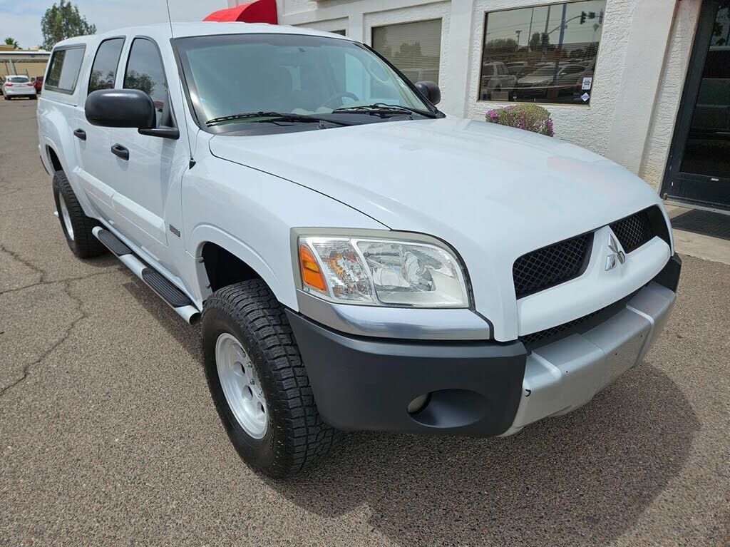 Mitsubishi Raider