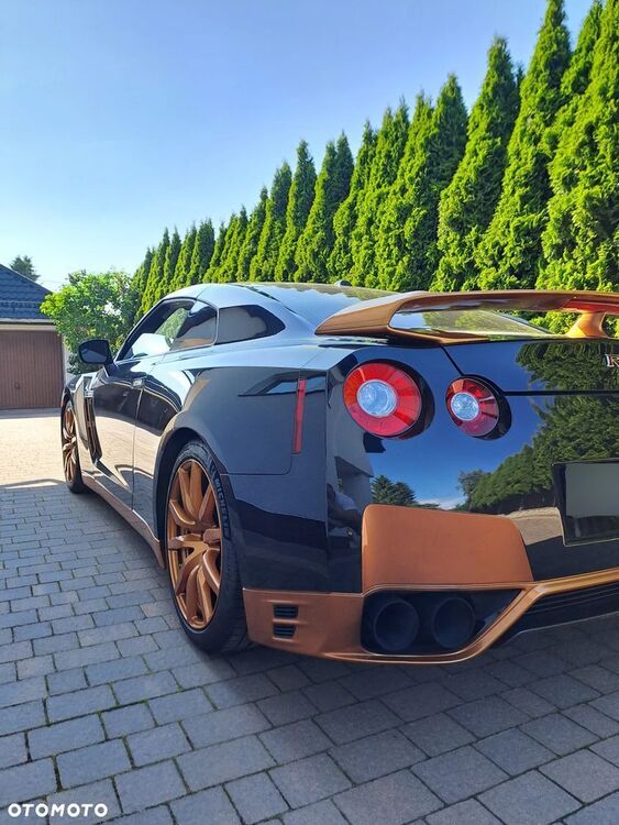 Nissan GT-R