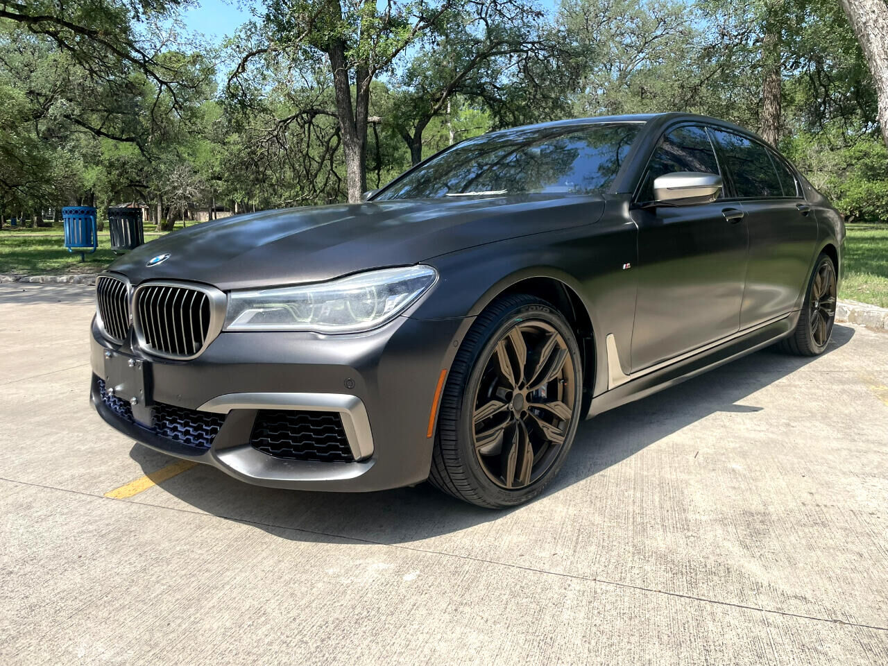 BMW M760i