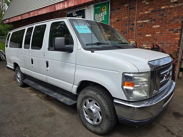 2012 FORD E-350