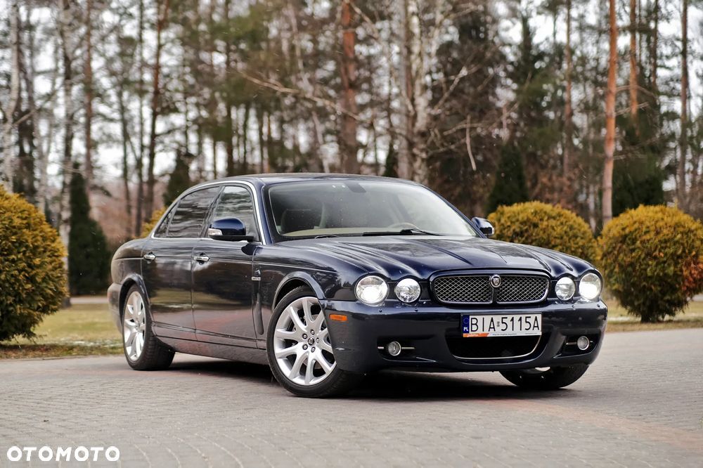 Jaguar XJ