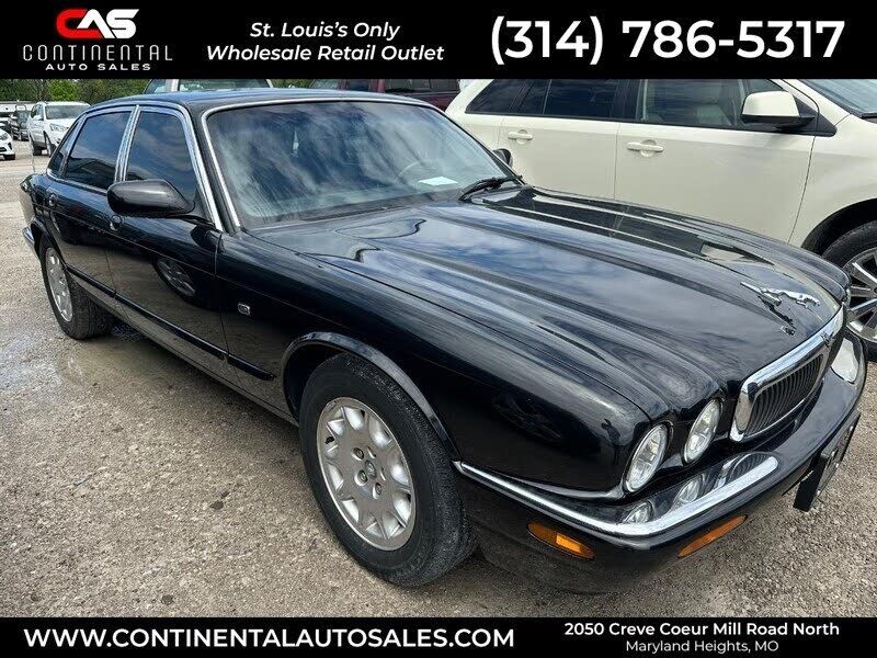 Jaguar XJ8