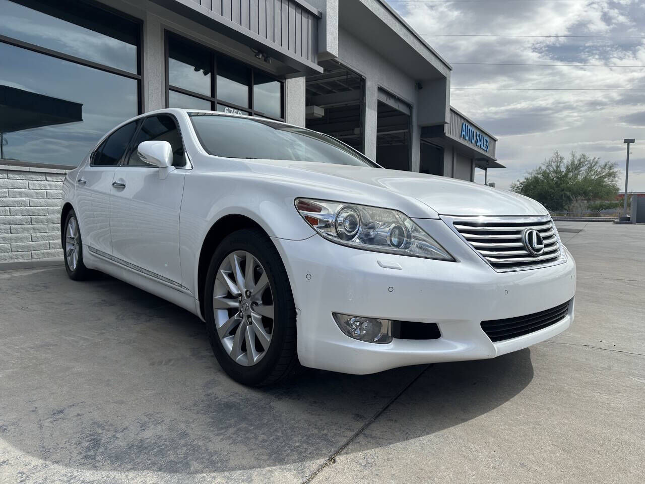 Lexus LS