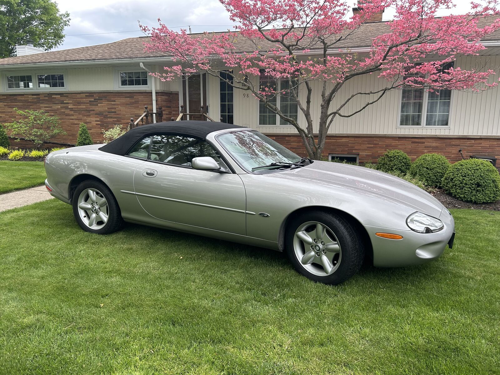 Jaguar XK8