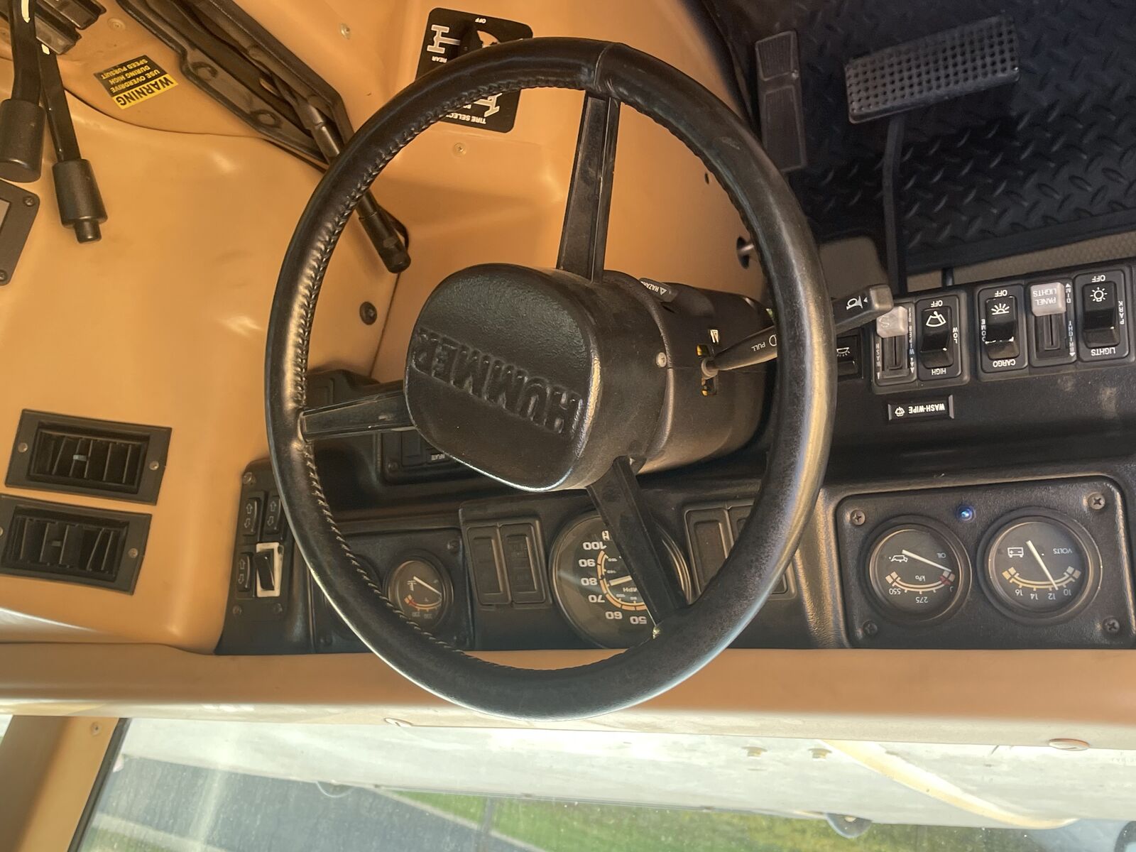 HUMMER H1