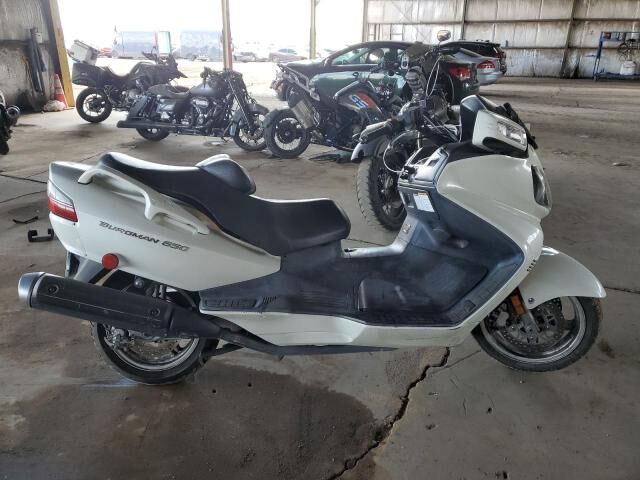 Suzuki AN650