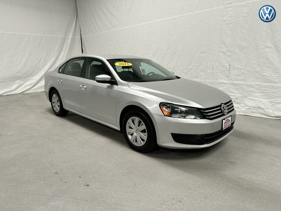 2015 VOLKSWAGEN Passat