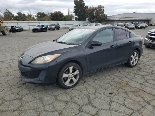 2013 MAZDA Mazda3