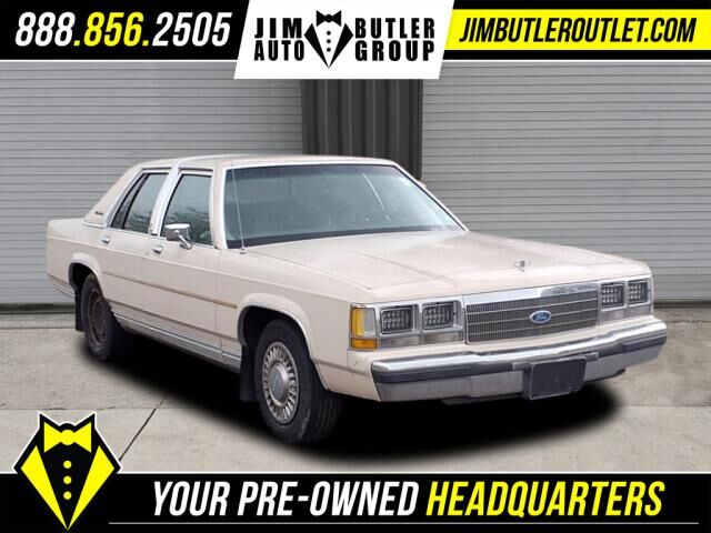 Ford Crown Victoria