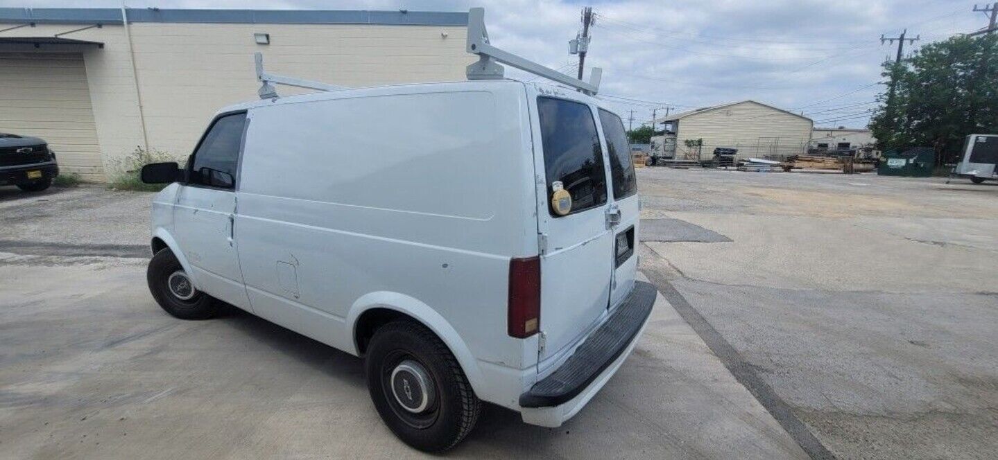 Chevrolet Astro Van