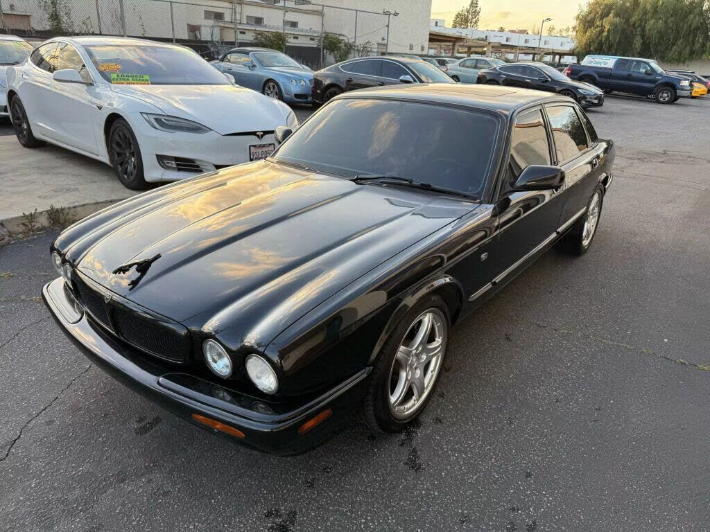 Jaguar XJR