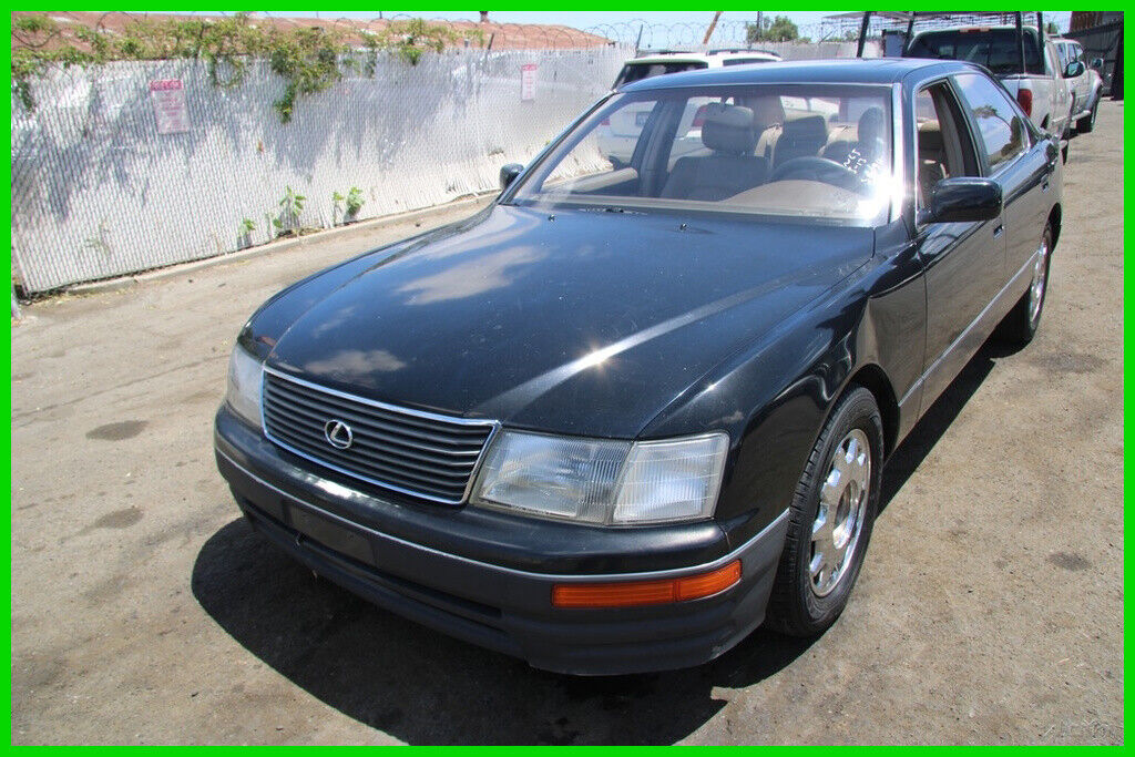 Lexus LS