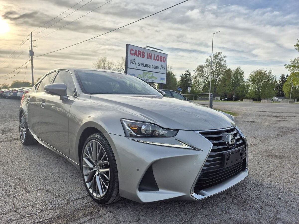Lexus IS
