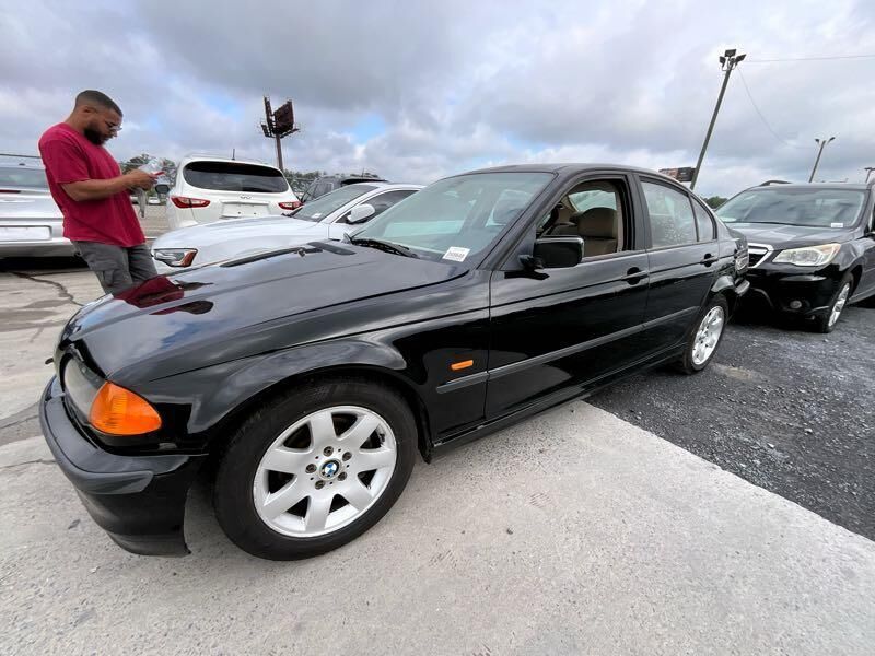 BMW 323i