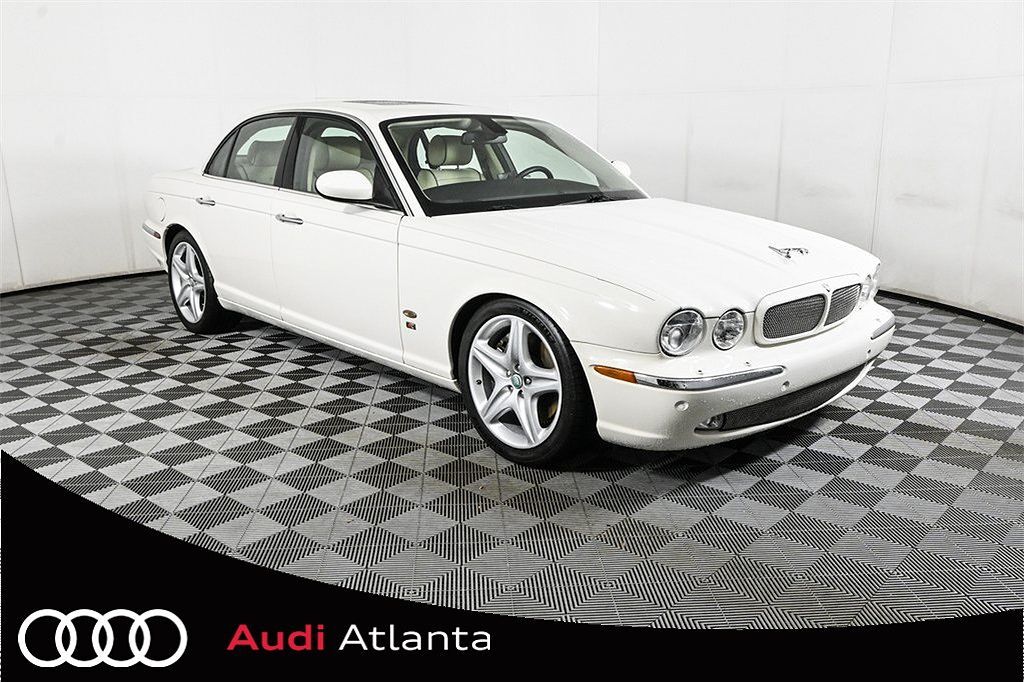 Jaguar XJR
