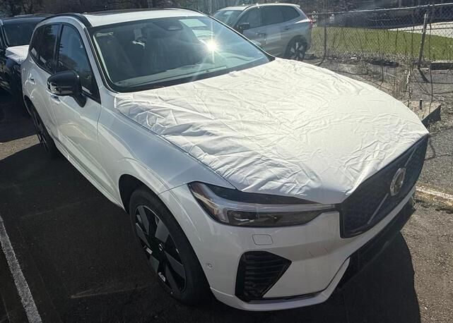 2025 VOLVO XC60