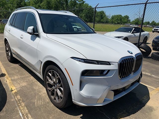 2023 BMW X7