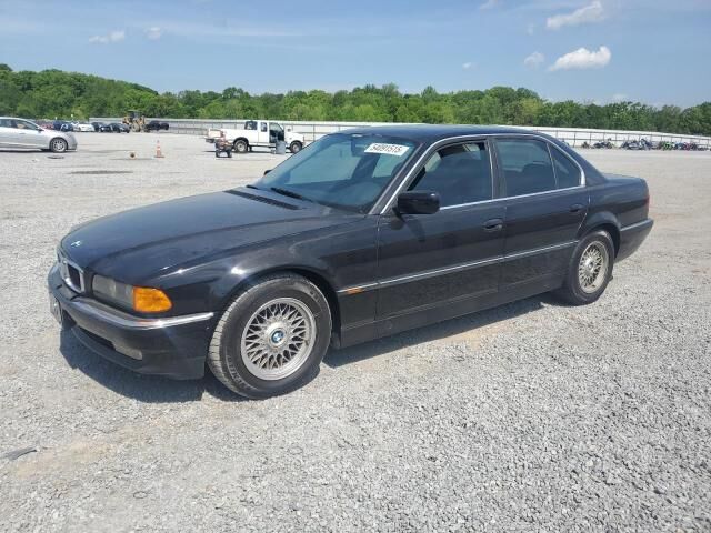 BMW 740i