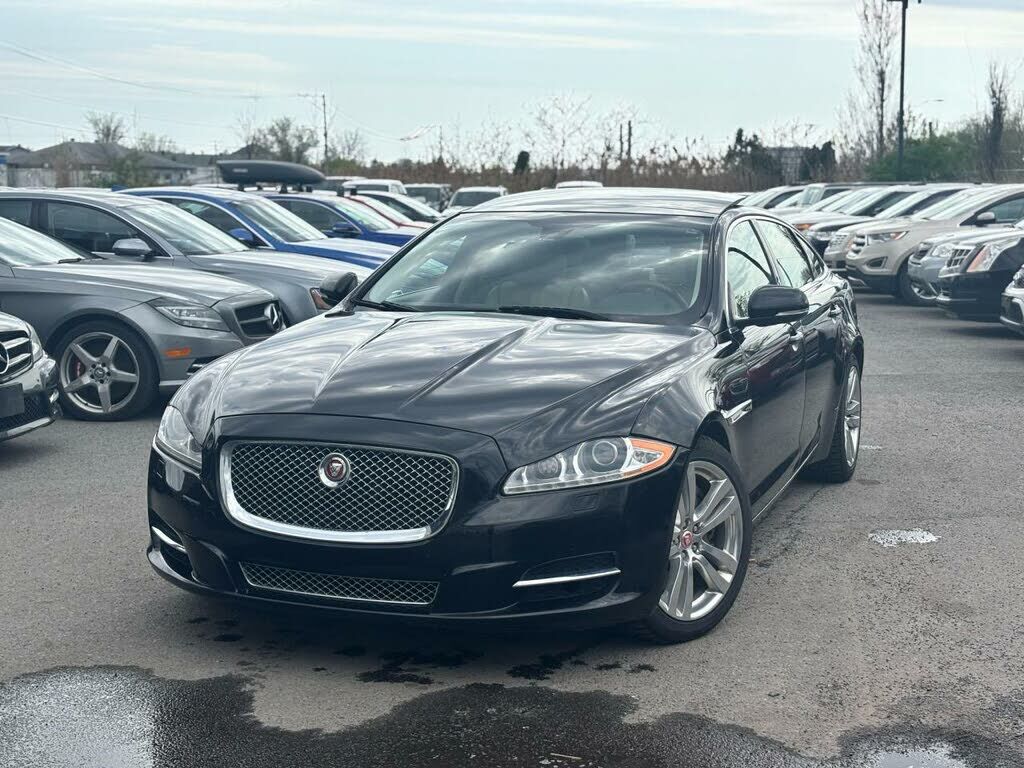 Jaguar XJ