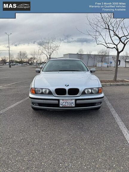 BMW 528i