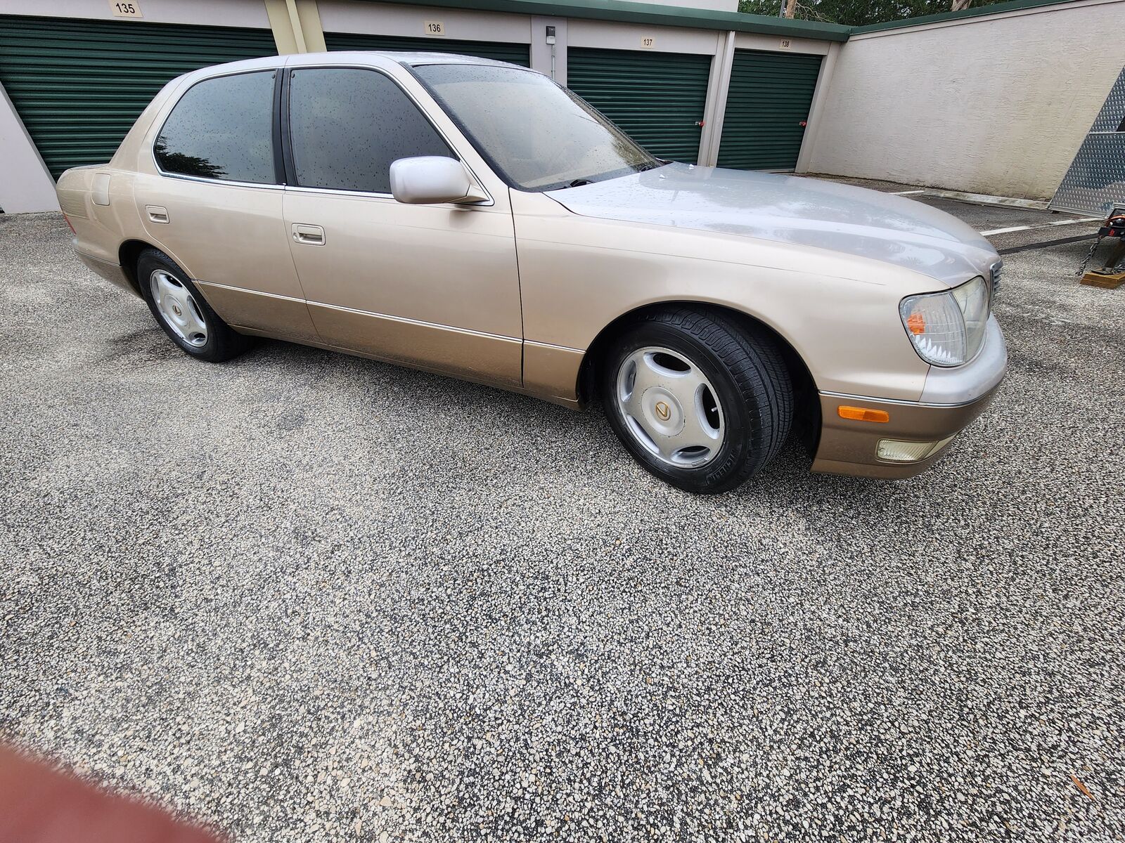 Lexus LS