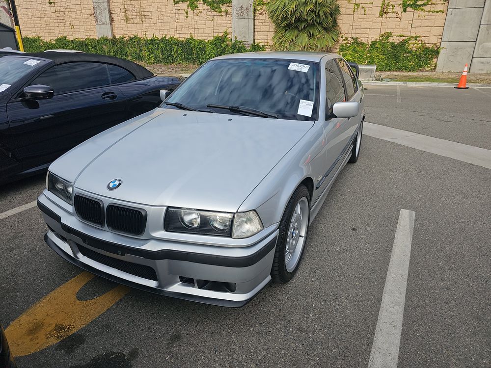 BMW 328i