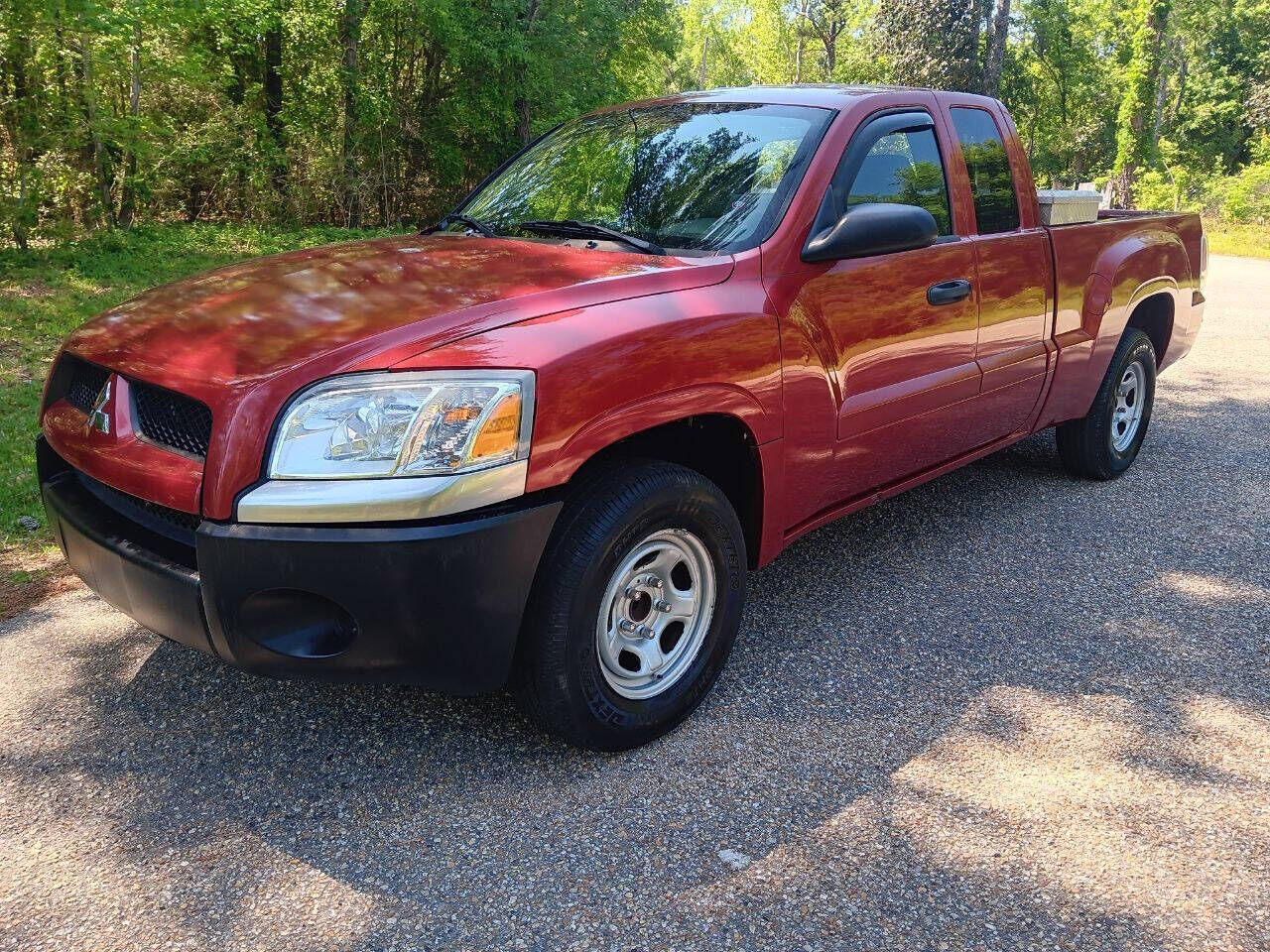 Mitsubishi Raider