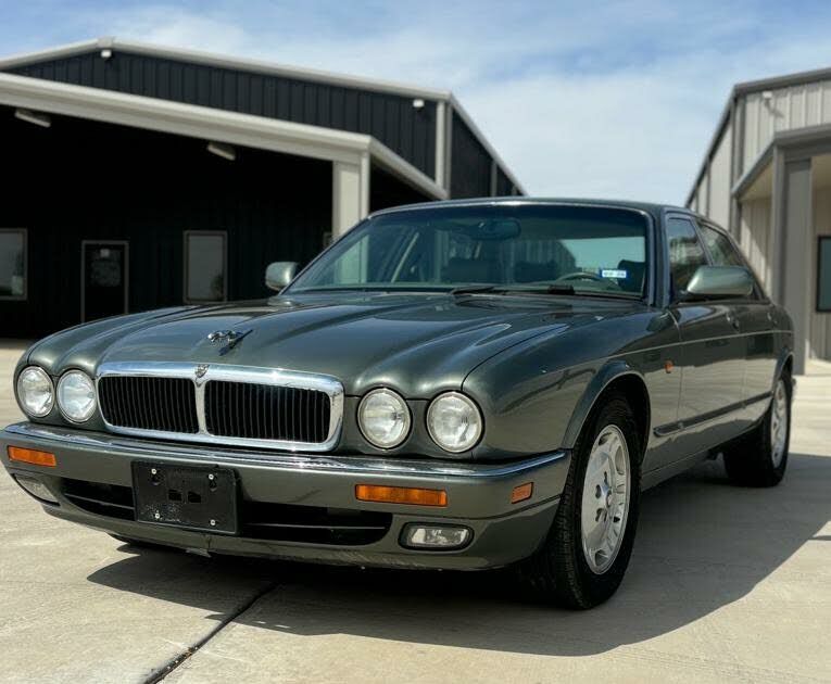 Jaguar XJ6