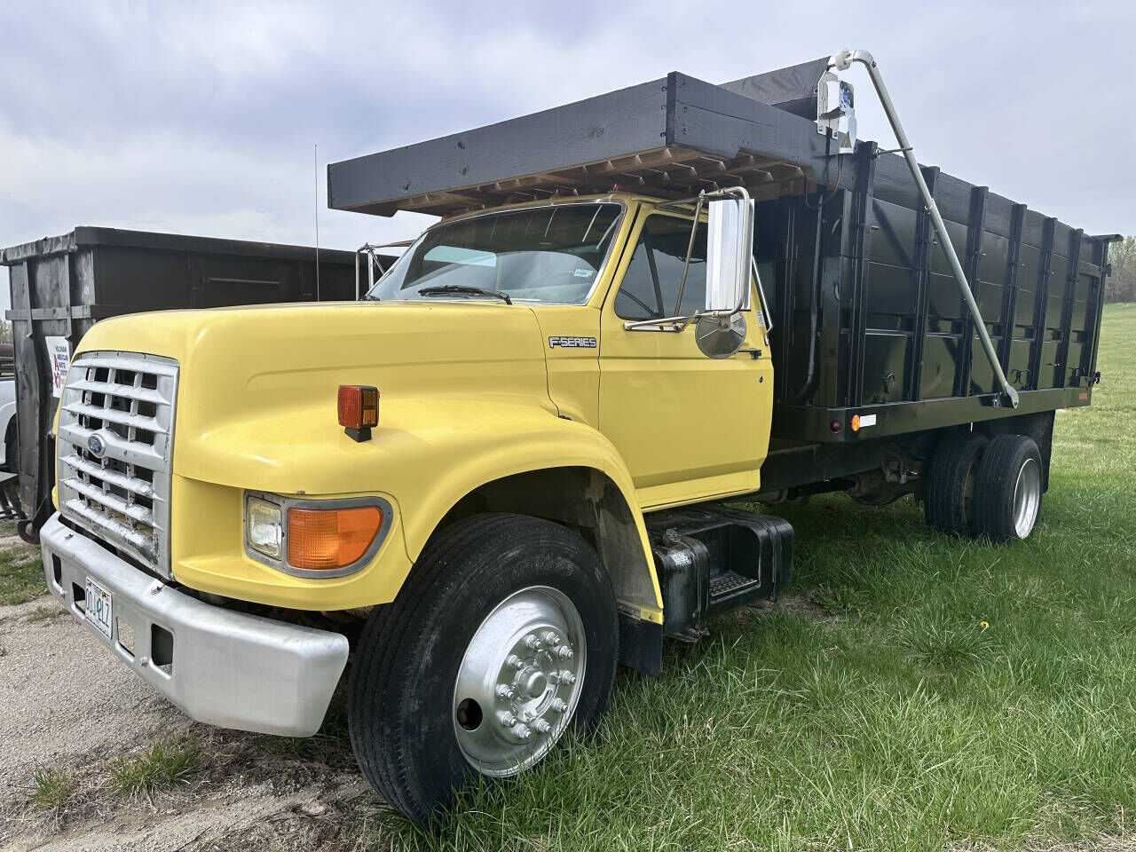 1998 FORD F-700
