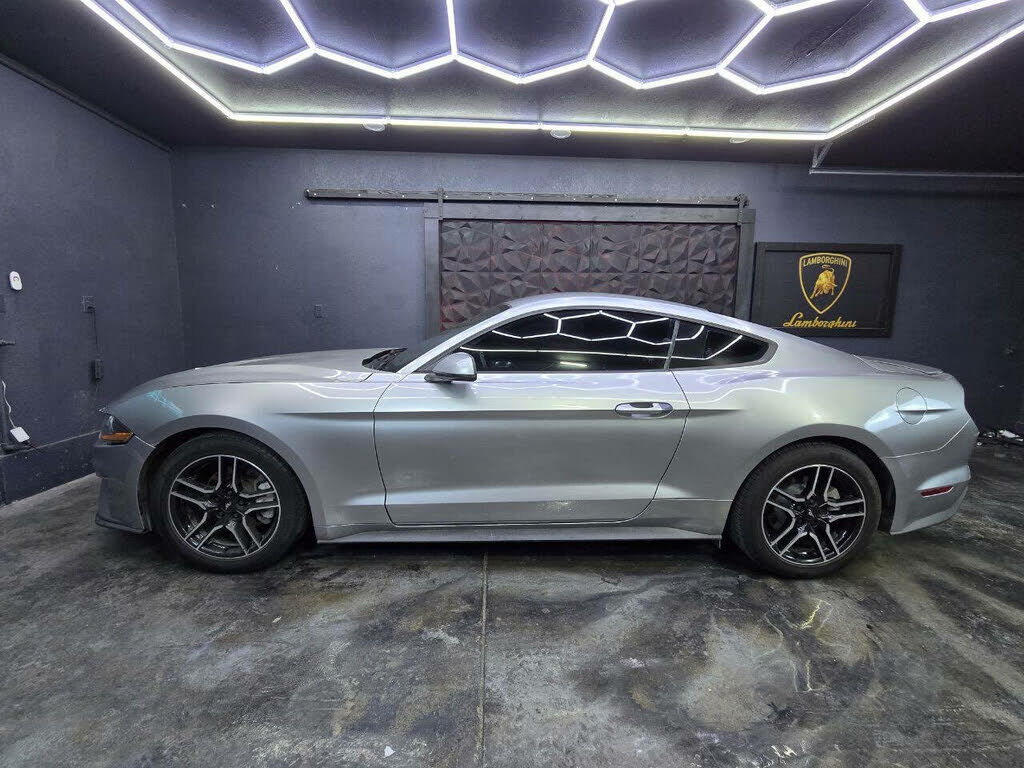 2020 FORD Mustang