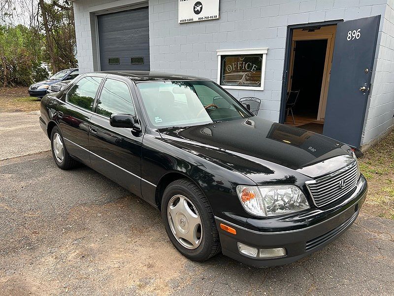 Lexus LS
