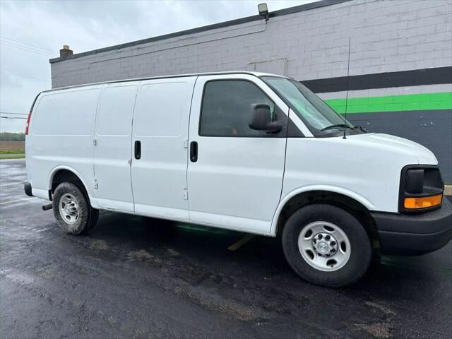 2017 CHEVROLET Express