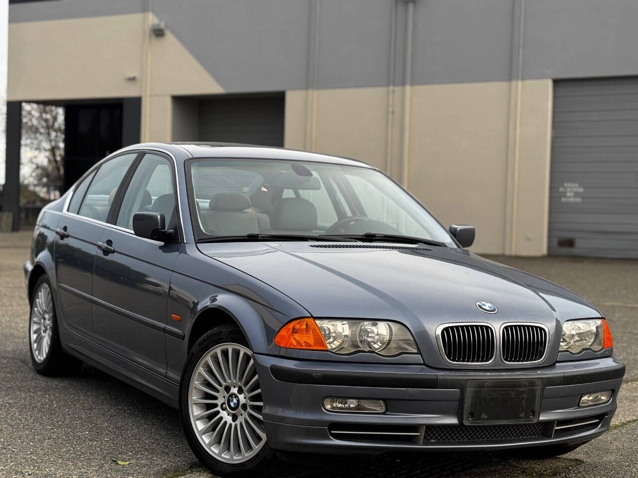 BMW 330i