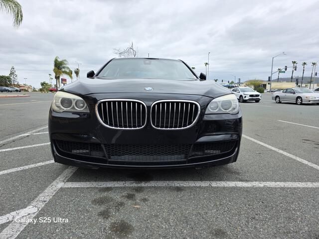 BMW 740i