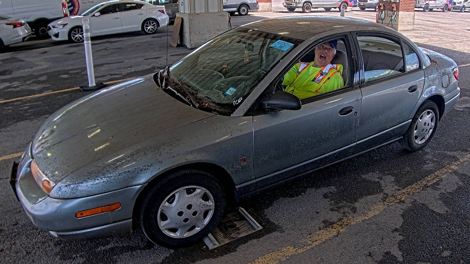 Saturn SL1