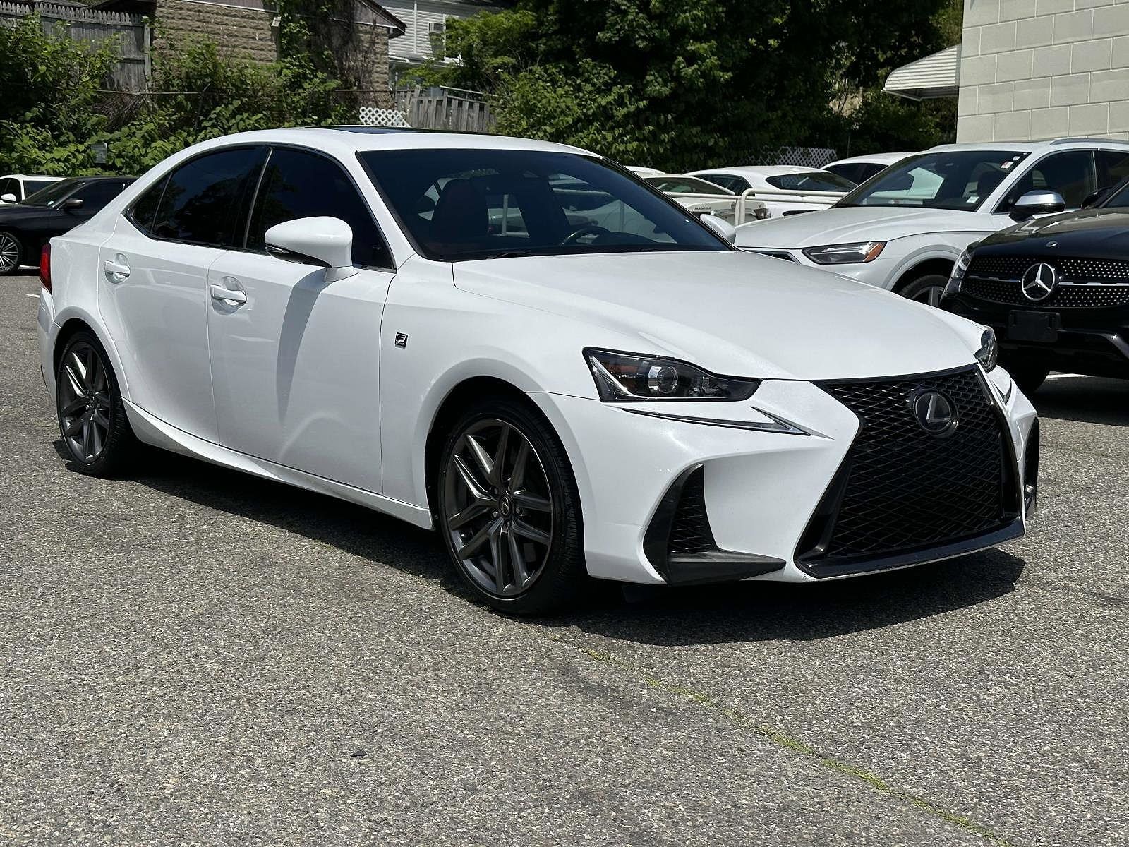 Lexus IS