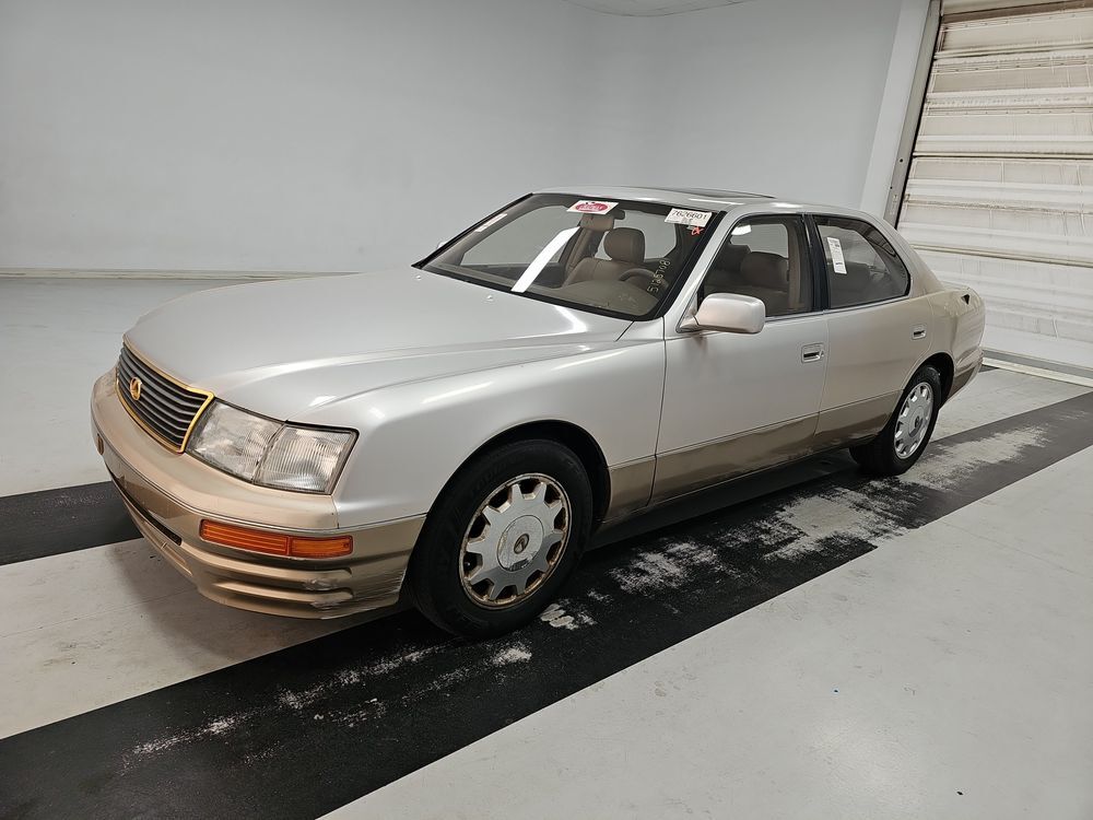 Lexus LS