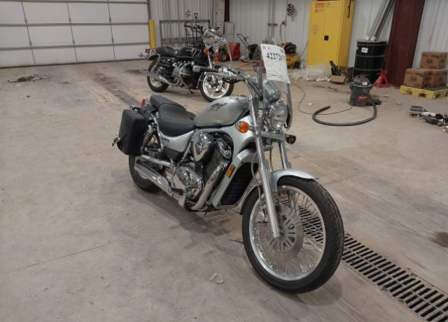 Suzuki VS800