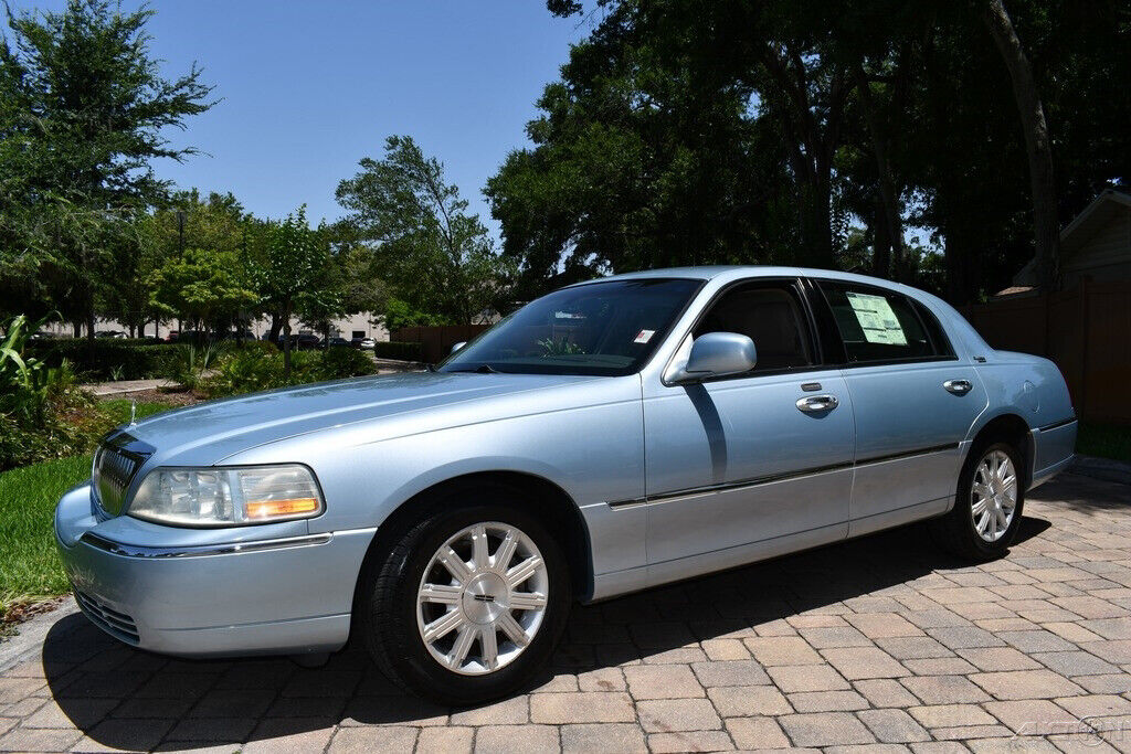 Lincoln Town Car