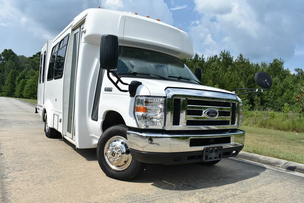 2018 FORD E-350
