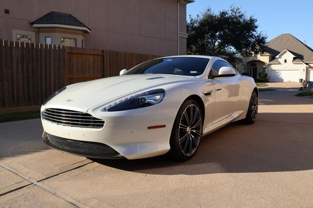 Aston Martin DB9
